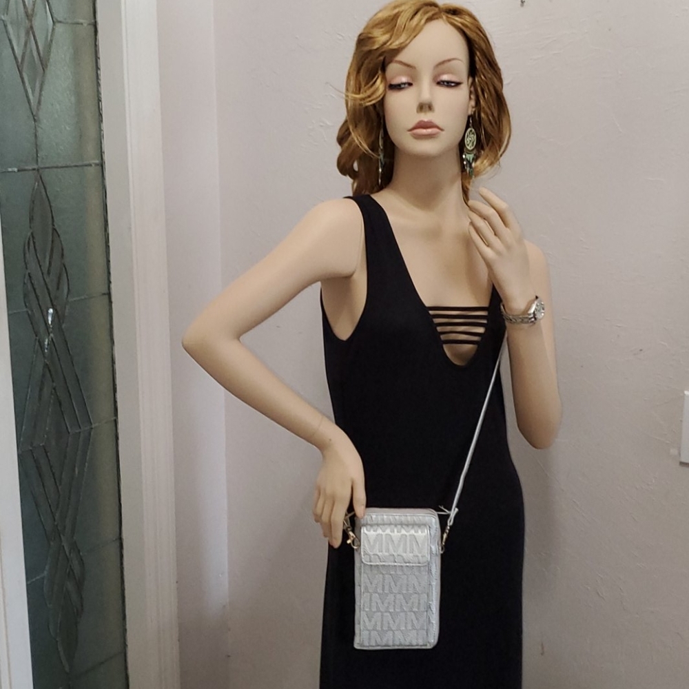 Silver metalic color phone & wallet . - Picture 2 of 9